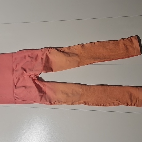 High waist size small leggings in peach and orange ombre. Great for  gym + yoga - Picture 2 of 6